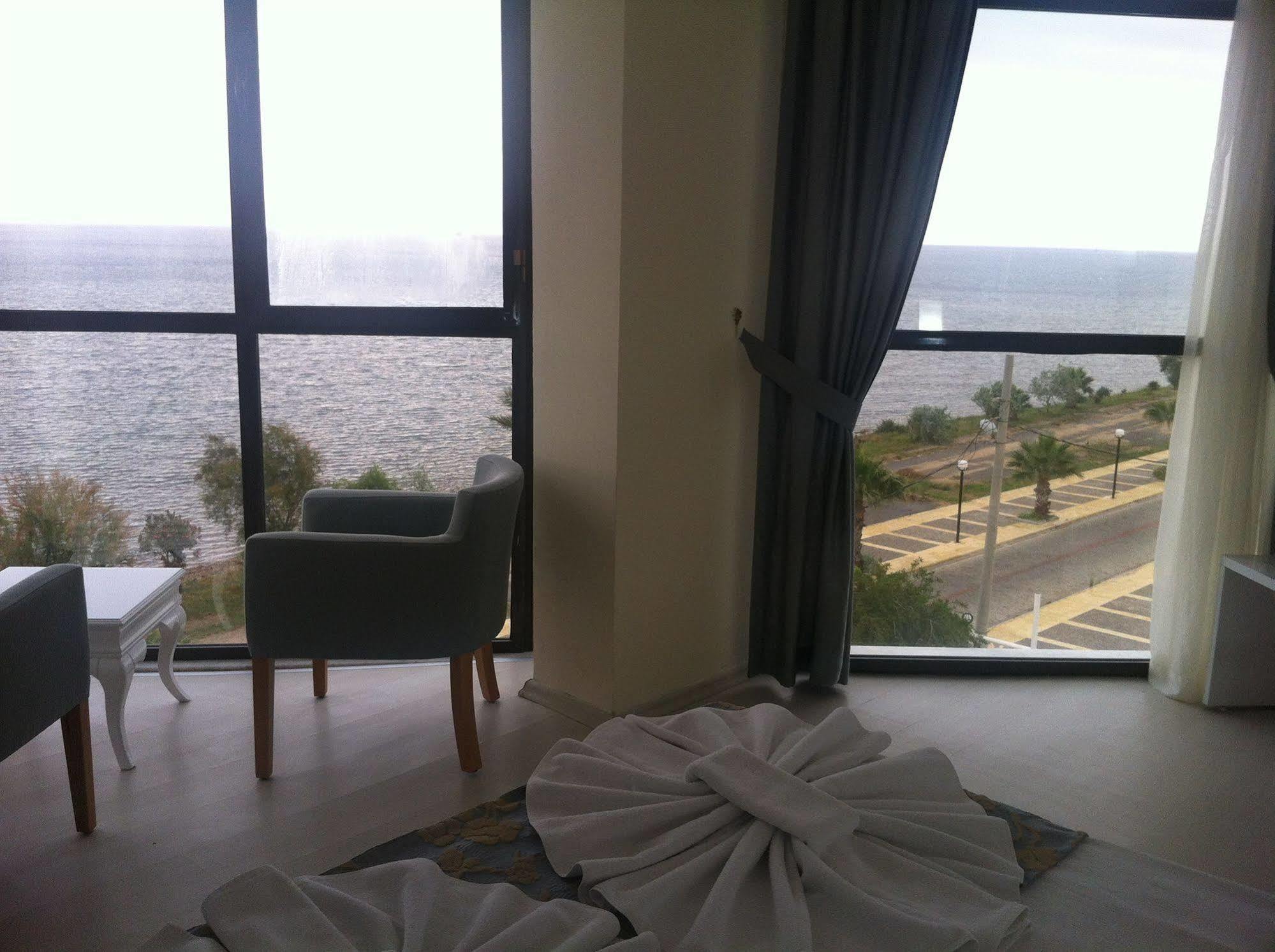 Poseidon Cesme Resort Exterior photo
